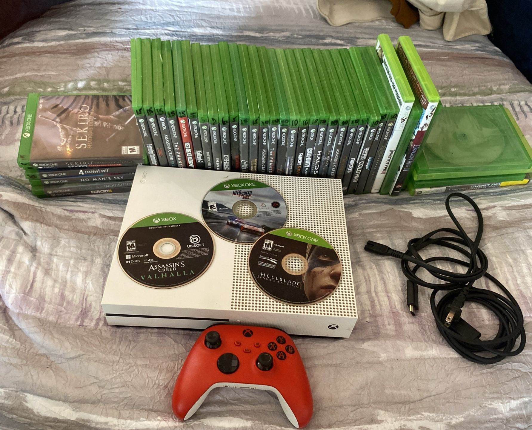 Xbox One S W/ Choice Of 25 Games & Controller