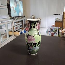 Lovely 10"H Ceramic Oriental Vase With Floral Motif