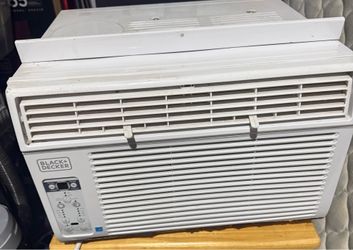 BLACK+DECKER 8000 BTU  AC