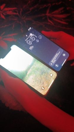 2 iphones for sell