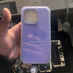 Apple iPhone 15 Pro Lavender Silicone Case 