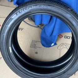 Bridgestone Turanza 235/45R18 Tire