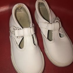 KEDS Leather Girls White Shoes. Size 9C