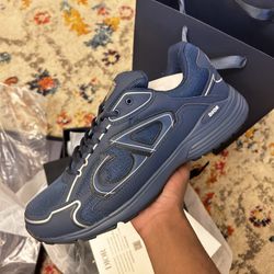 AUTHENTIC DIOR B30 SIZE 11
