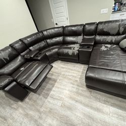 PLEATHER SECTIONAL COUCH