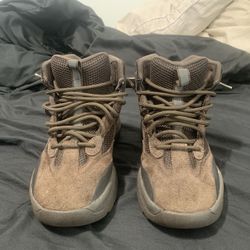 Yeezy Desert Boots Oli 