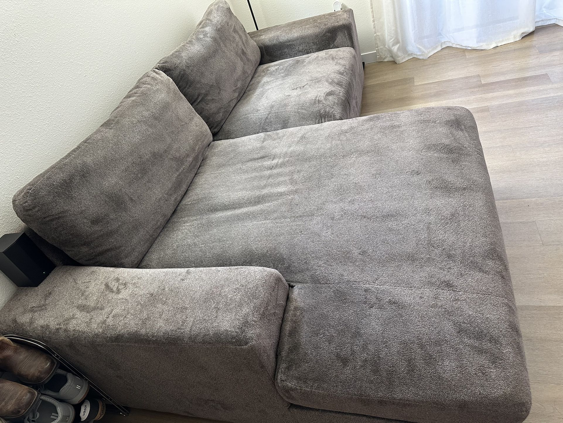 Ashley Manzani Sectional (Graphite)