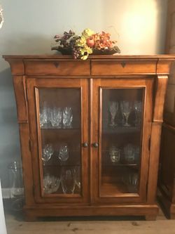 China cabinet with glass door La-Z-Boy