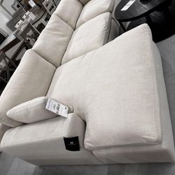 OM• $38 Initial • Brand New Elyza 3 Piece Sectional With Financing 