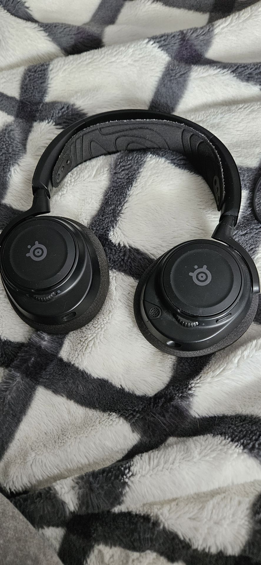 Arctis Nova 7 Wireless/wired Gen 2 headset microphone gaming pc console audio headphones computer