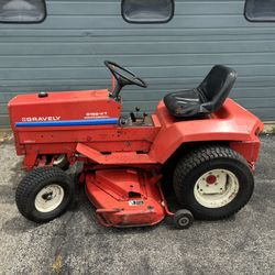 Gravely 8199 KT PROFESSIONAL GAS POWERED LAWN TRACTOR 19 Hp