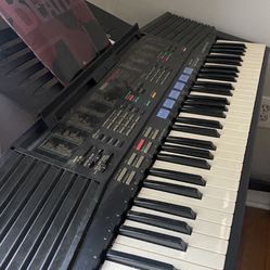 YAMAHA PIANO KEYBOARD 