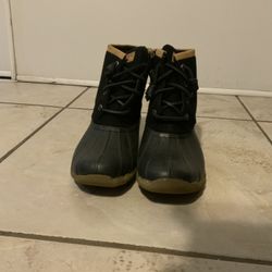 Sperry  Women’s Snow Boots Size 6 