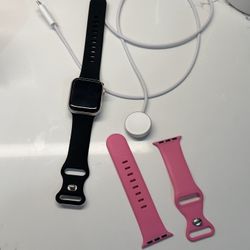 Apple Watch SE Bundle – Fully Working – Charger + 2 Bands Included