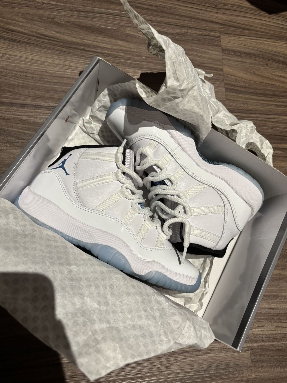 Air Jordan 11 Retro Legend Blue 2024