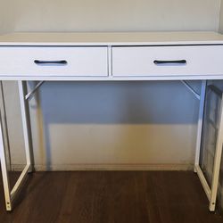 Desk white