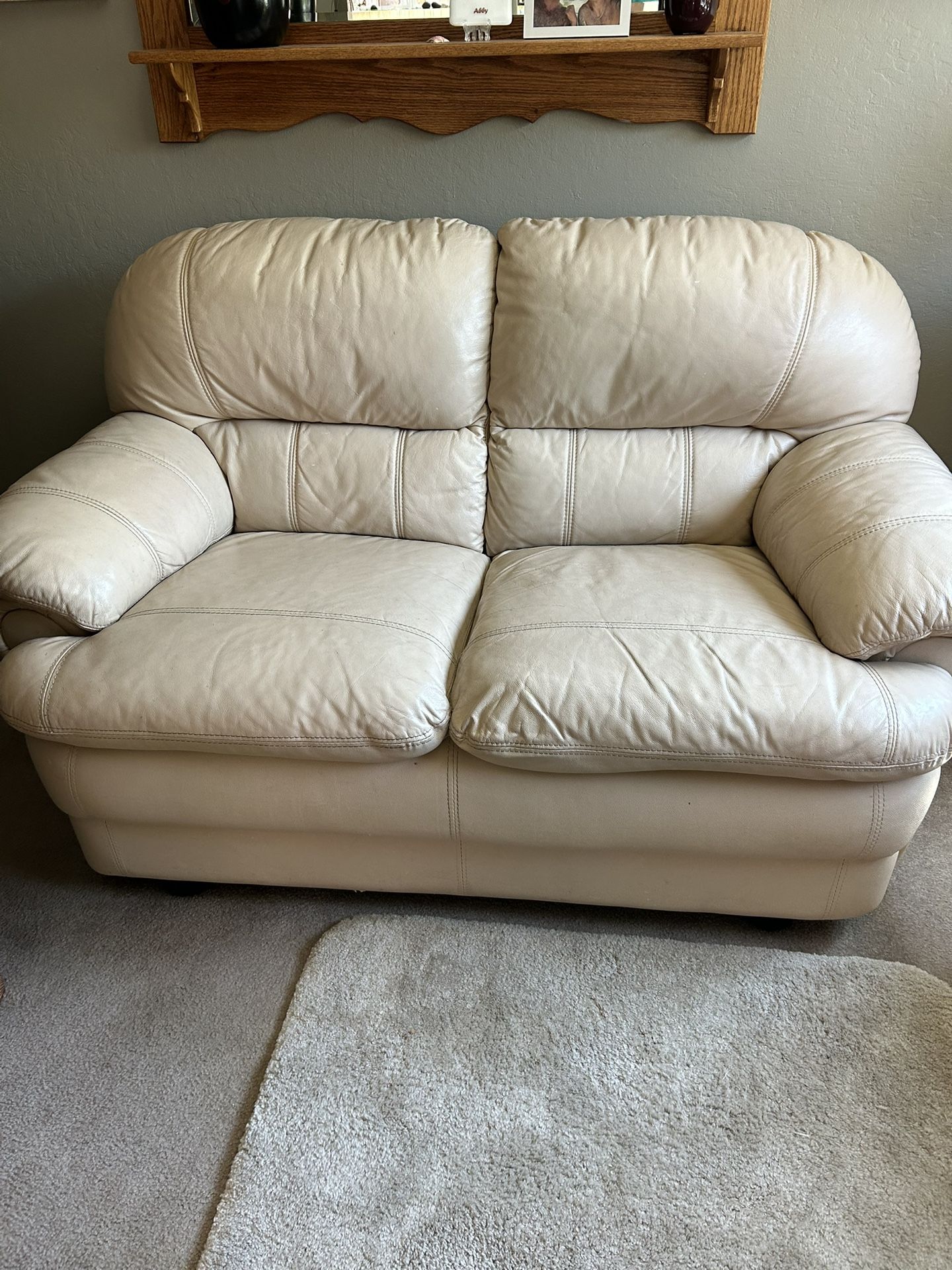 Loveseat 