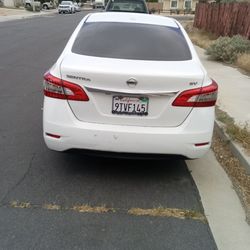 2015 Nissan sentra 4 door automatic