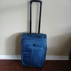 ✨️Carry On Luggage 🧳 ✨️