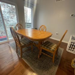 5 Foot Dining Table With Hidden Leaves Extends To 7feet