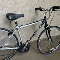 Trek Hybrid. Bike 