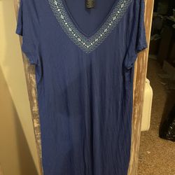 Design History Sleepwear Women XL Blue Nightgown Knit Embroidery Flowy Comfy like new