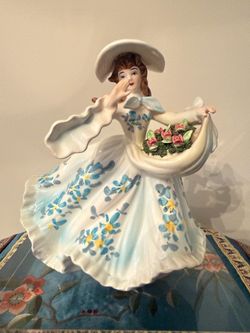 Vintage 1950s Geo Z Lefton Lady Planter Figurine #482 Blue Dress Basket Flowers