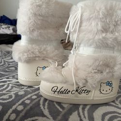 Hello Kitty Snow Boots 