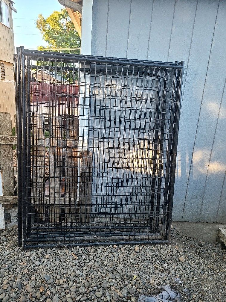 Dog kennel