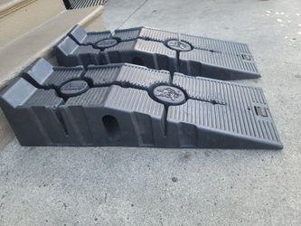 Plastic Car Ramps – Set of 2