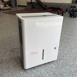 Dehumidifier 