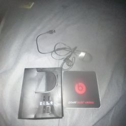 Power Beats 3 Headphones.