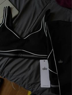 Alo Yoga Black Sports Bra and Leggings Set (small) (open to negotiate/trade)