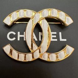 CHANEL LOGO BROOCH