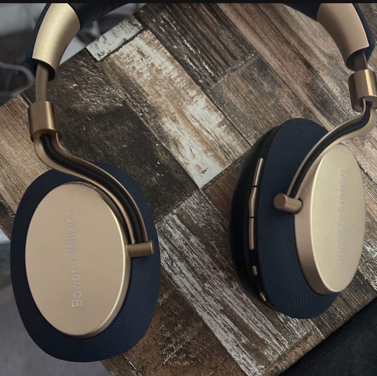Bowers And Wilkins PX wireless headphones