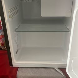 Mini refrigerator