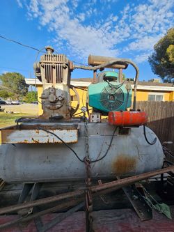 Gasoline air compressor Ingersoll Rand 30 gallons