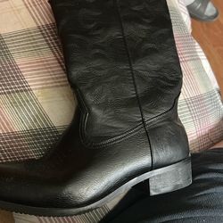 Boots Size 9