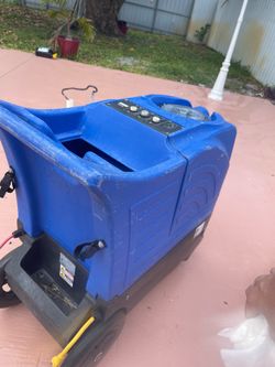 Carpet cleaning machine + equipment