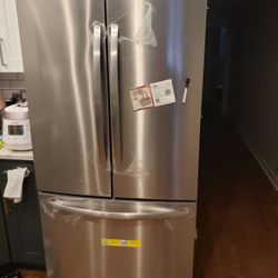 Frigidaire 22.4 cu ft counter depth refrigerator