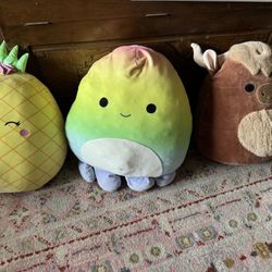 3 Squishmallow Plus 1 Squishable