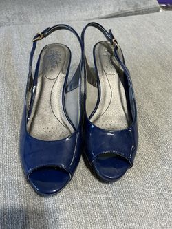 Life Stride Navy Heels Size 8.5
