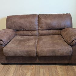 Ashley Bladen Contemporary Sofa, Coffee Color