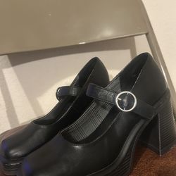 Chunky Black Heel6m