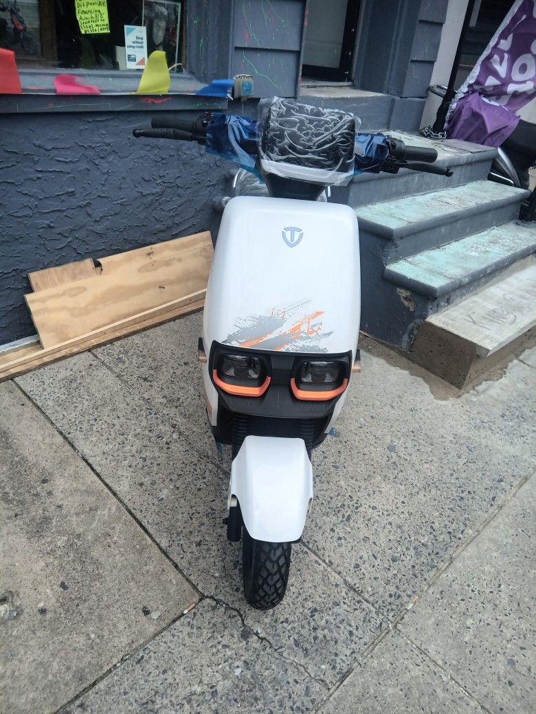 Electric Moped Color White