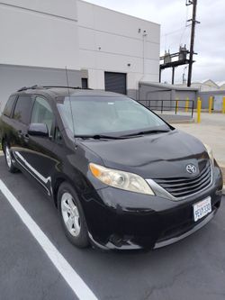 2012 Toyota Sienna