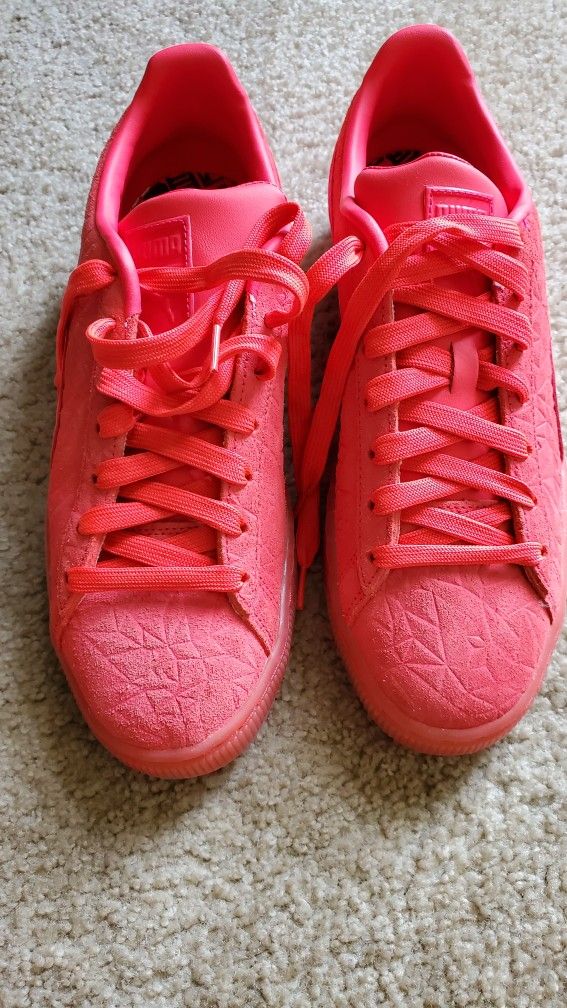 Brand New Never Worn PUMA Suede Triplex 9.5 US Men