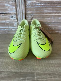 NEW! Nike Mercurial Air Zoom Academy Cleats Volt Low Top Lace-Up FQ1458 Mens 8.5 Brand new 100% authentic! Check out photos for further details and f