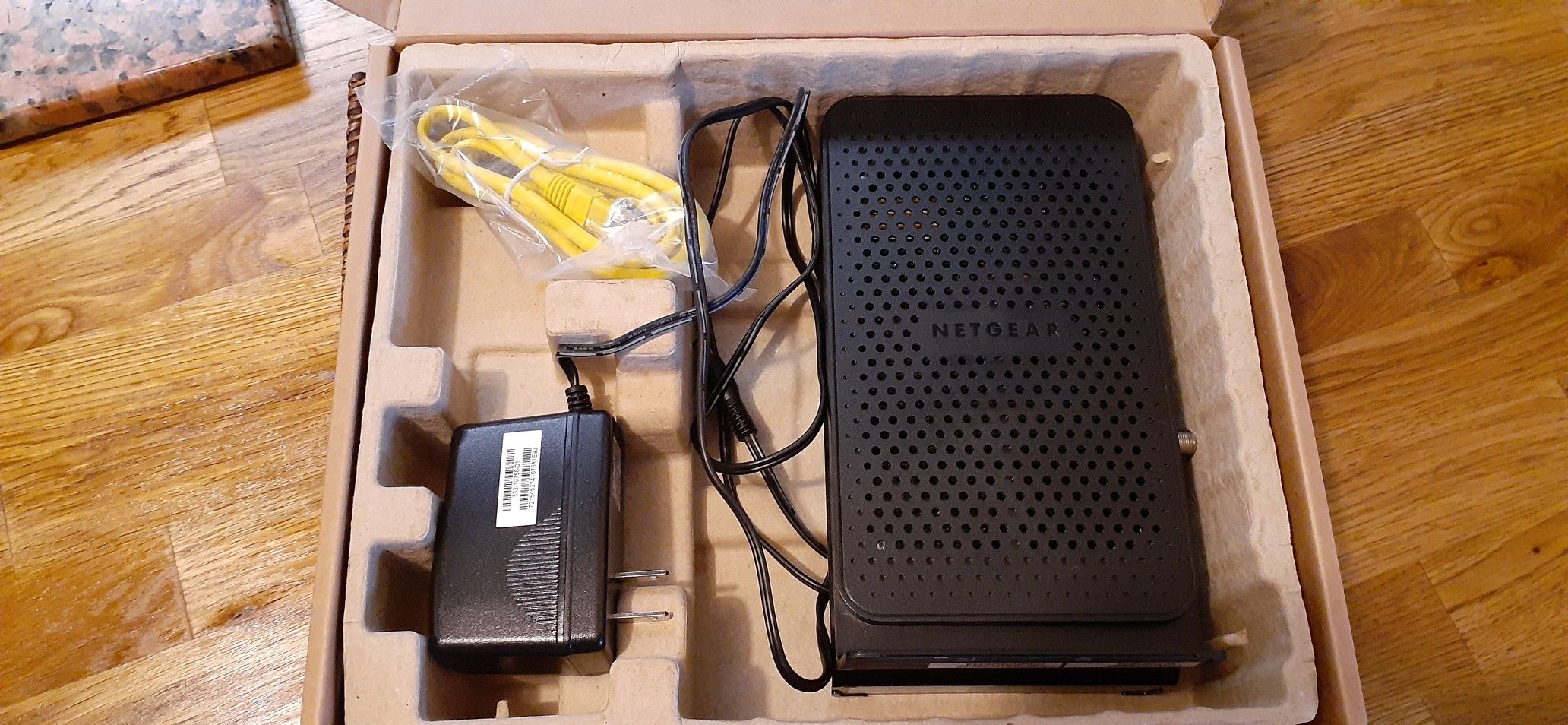 NETGEAR N600 wifi cable modem router C3700