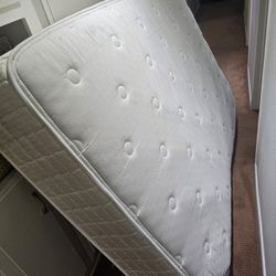 FULL MATRESS with BOX SPRING